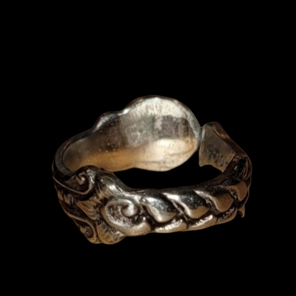 Beautiful Petite Vintage Spoon Ring Size 5 Hand Forged - Picture 8 of 8